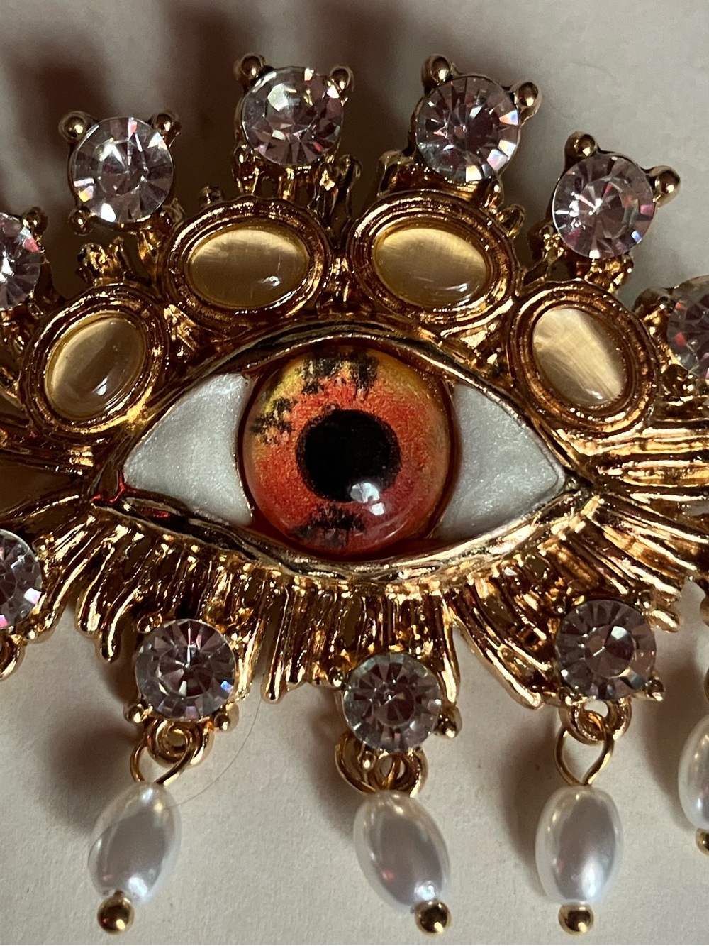New Gold-Tone Orange Red Statement eye Brooch with Crystal & Pearl Drops - Picture 2 of 8